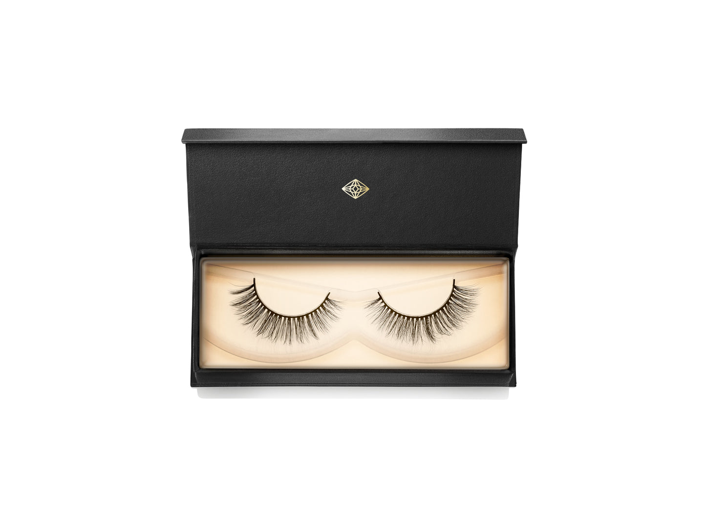 featured-image full volume lashes from lash star beauty